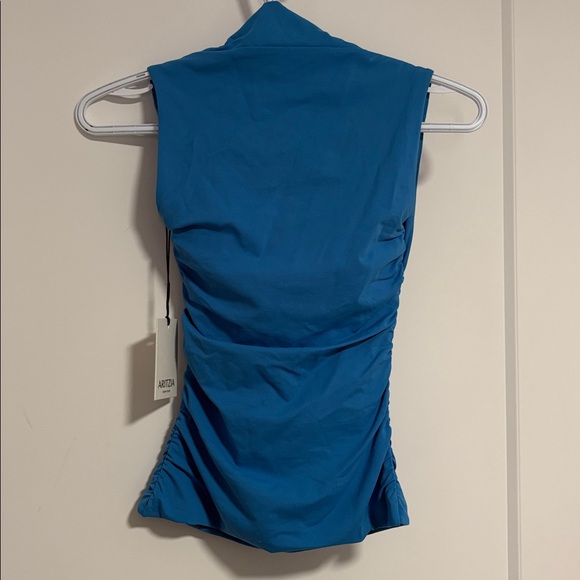 Aritzia Contour Flourish Top in Splash Blue - Picture 5 of 5